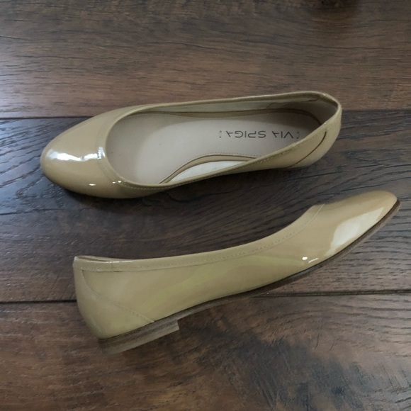 Via Spiga Beige Patent Flats - Size 5 - Picture 6 of 11